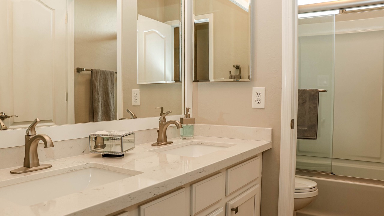 Photo of Bathroom in Val Vista Lakes