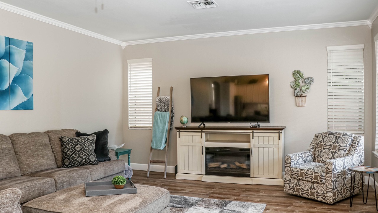 Photo of Livingroom in Val Vista Lakes