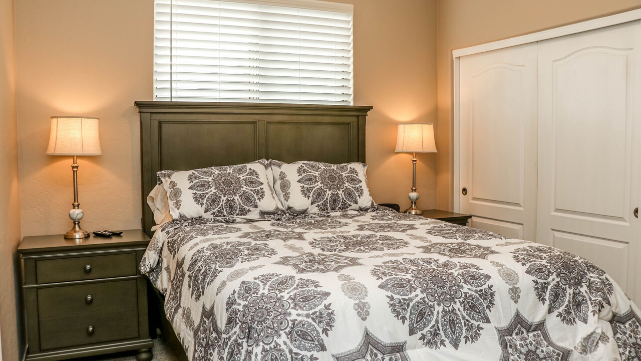 Photo of Bedroom in Val Vista Lakes