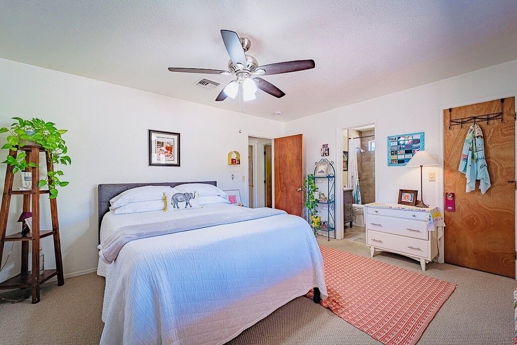 Photo of Bedroom in Picture Rocks