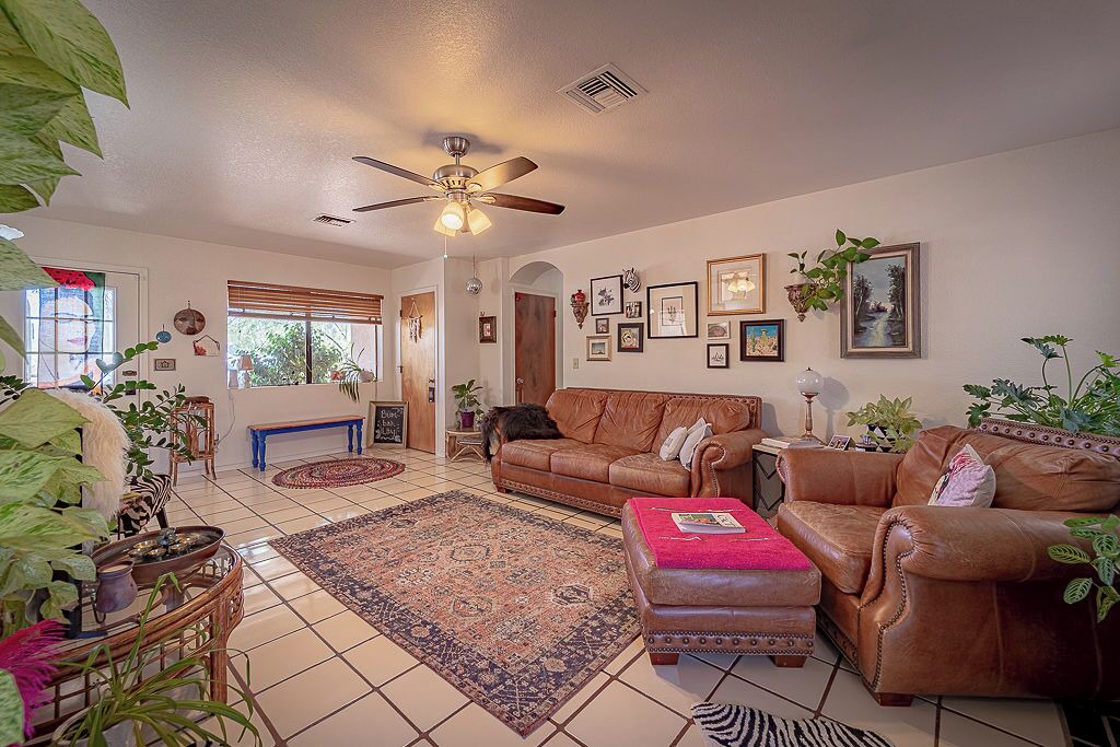 Photo of Livingroom in Picture Rocks