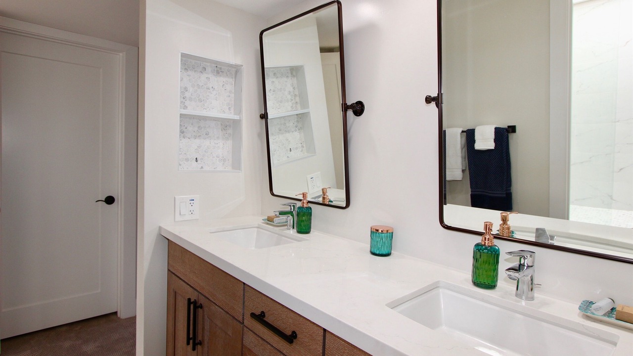 Photo of Bathroom in Biltmore Courts