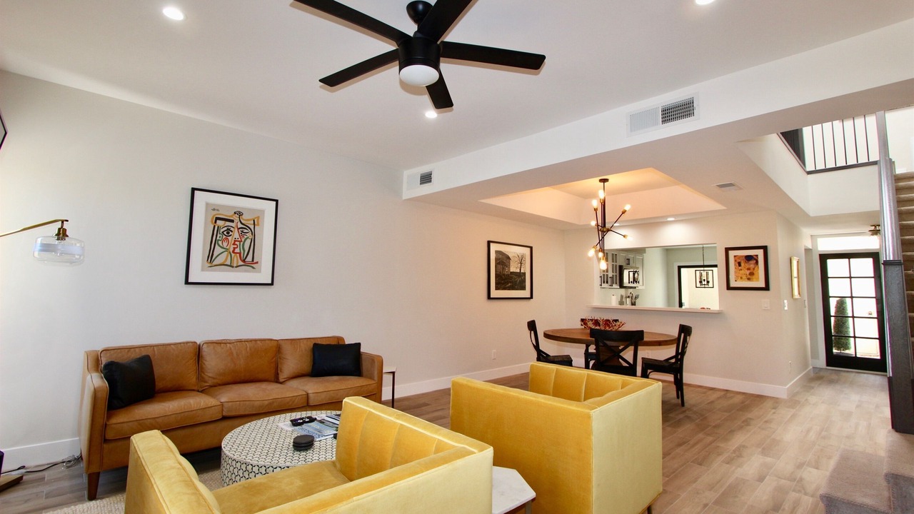 Photo of Livingroom in Biltmore Courts