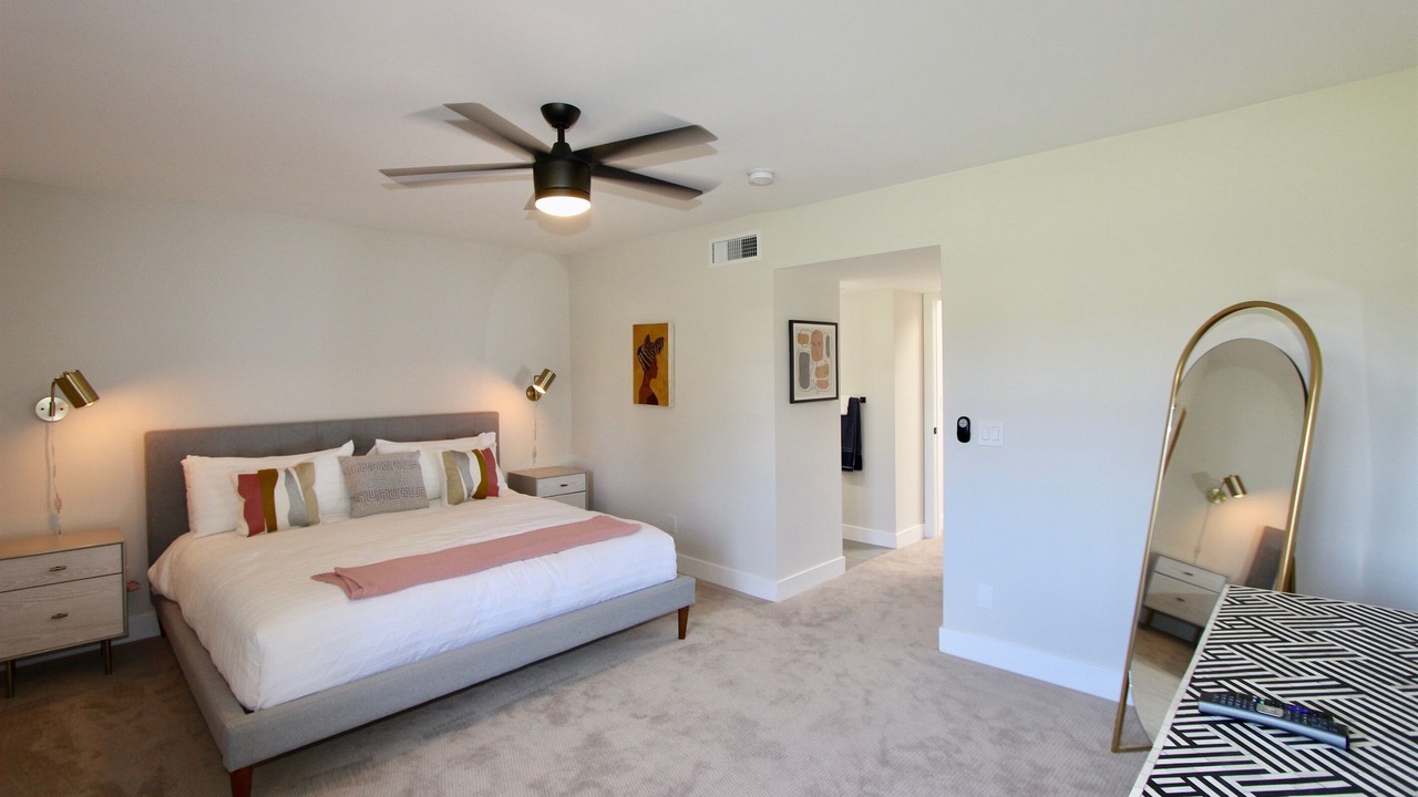 Photo of Bedroom in Biltmore Courts