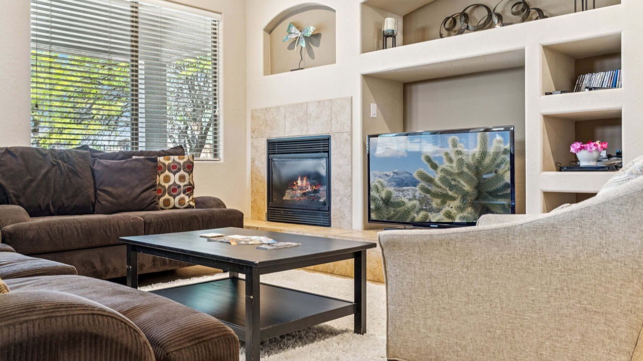 Photo of Livingroom in Sonoran Foothills