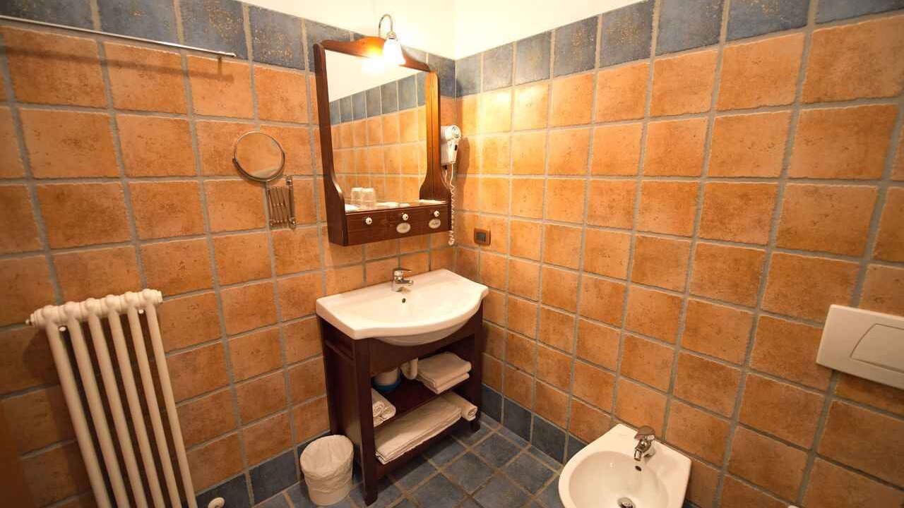 Photo of Bathroom in Arco
