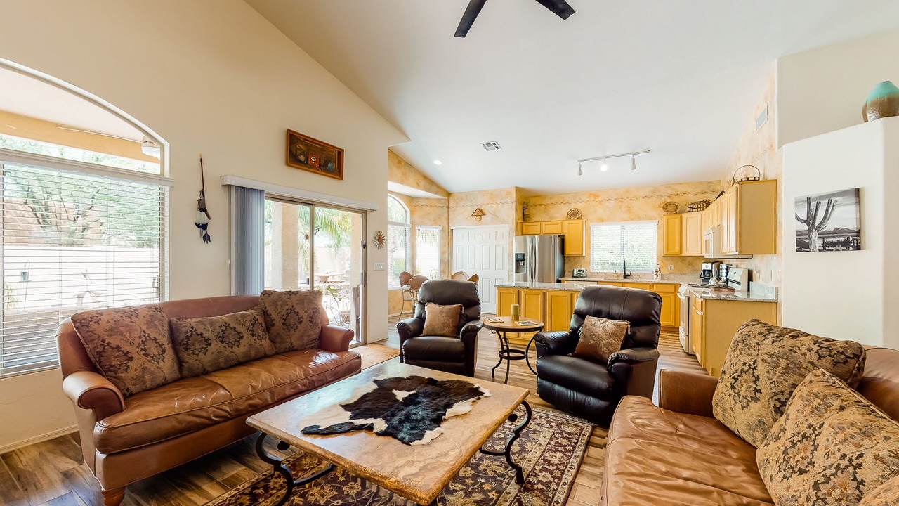 Photo of Livingroom in Oro Valley