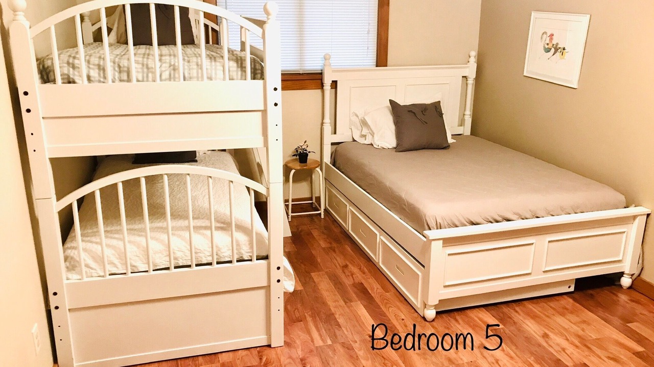 Photo of Bedroom in Peaceful Valley