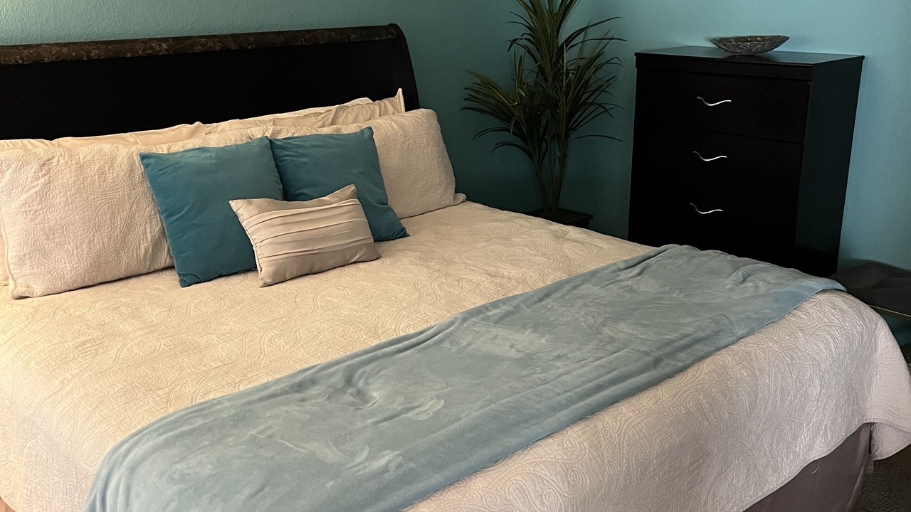Photo of Bedroom in Paradise Valley Village