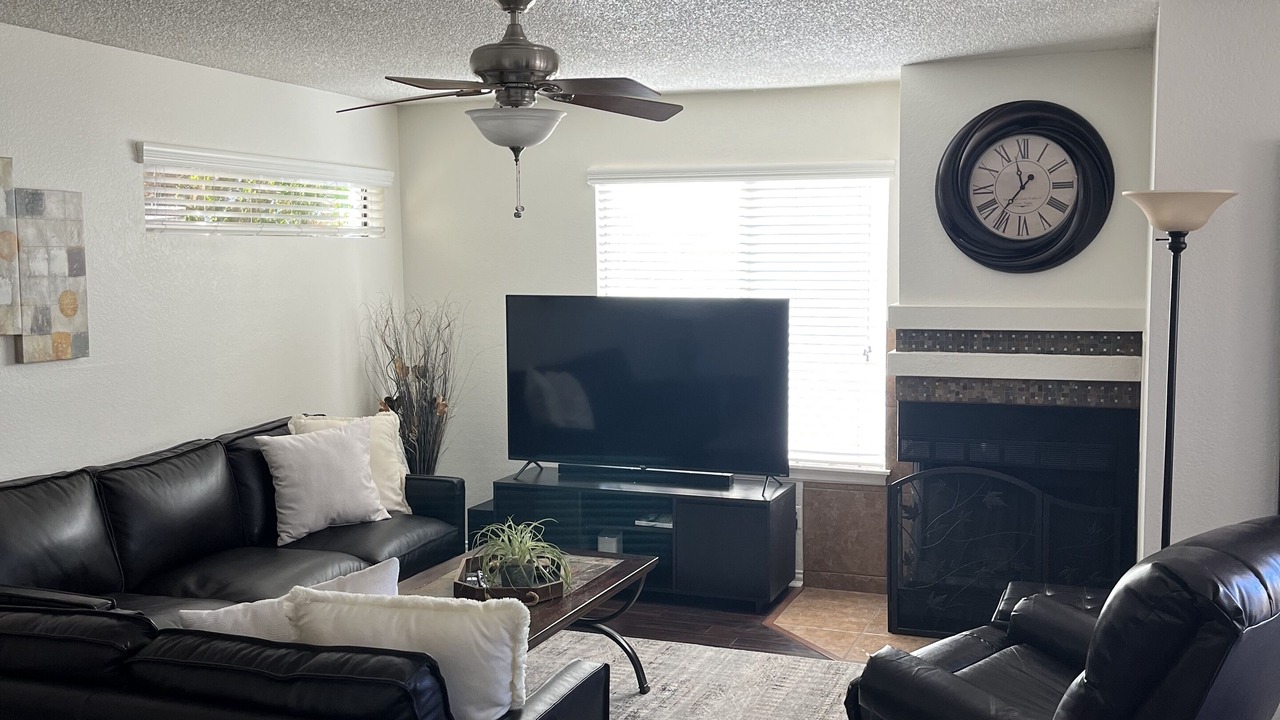 Photo of Livingroom in Paradise Valley Village