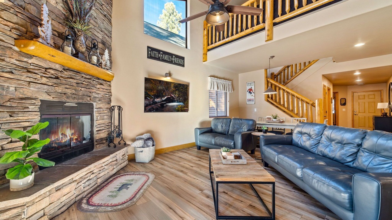 Photo of Livingroom in Pinetop