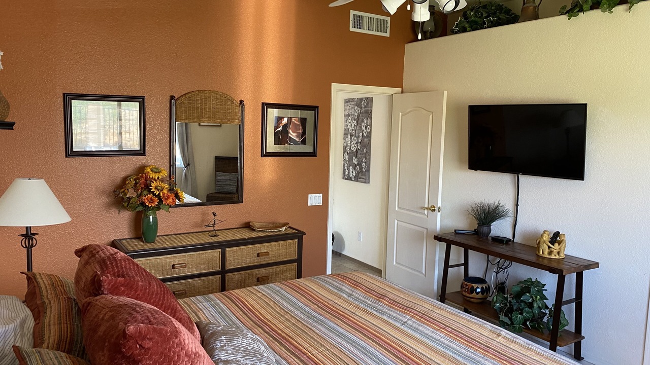Photo of Bedroom in The Bluffs