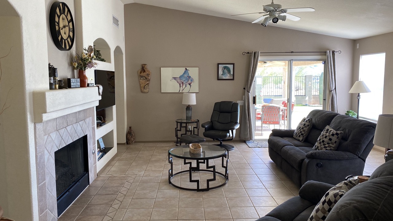 Photo of Livingroom in The Bluffs