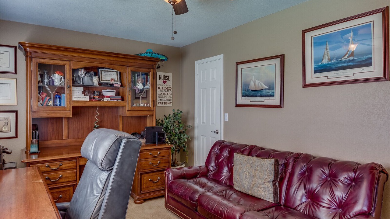 Photo of Livingroom in Paradise Valley Village