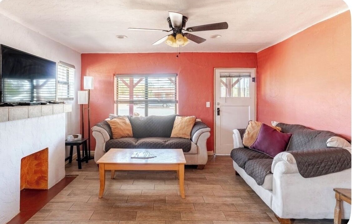 Photo of Livingroom in Peter Howell