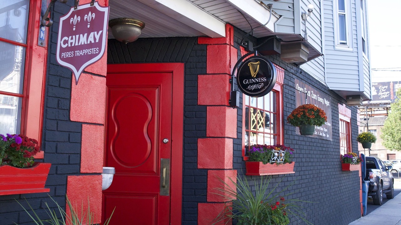 Photo of Outdoor in Medford Street - The Neck