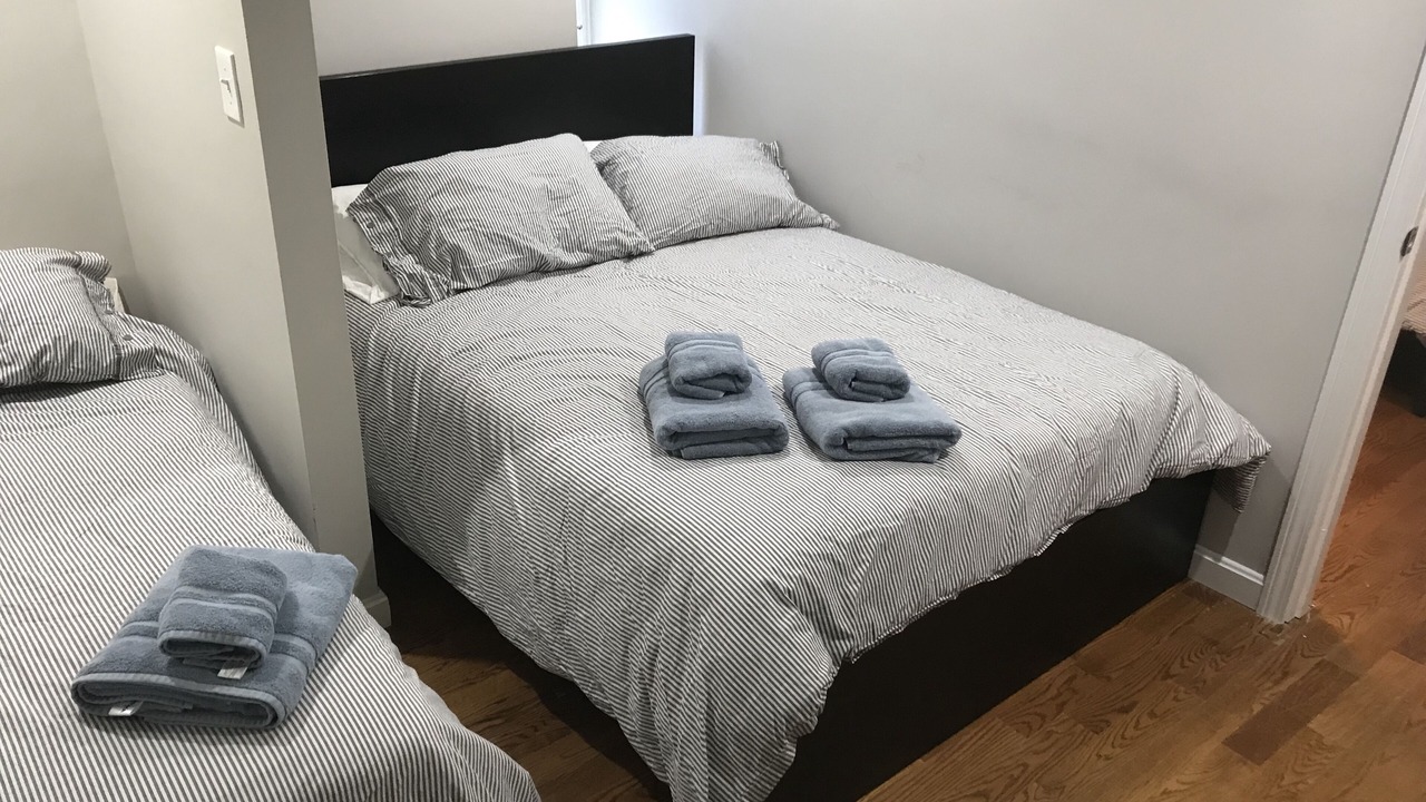 Photo of Bedroom in Medford Street - The Neck