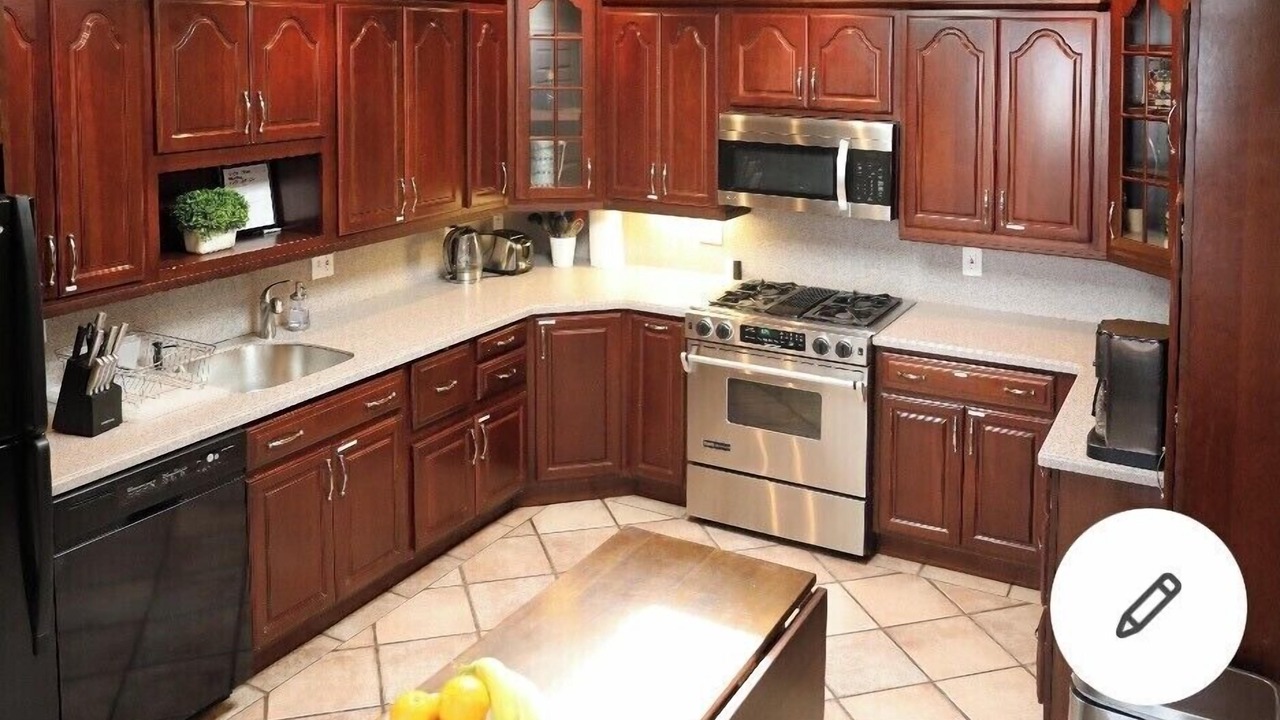 Photo of Kitchen in Medford Street - The Neck