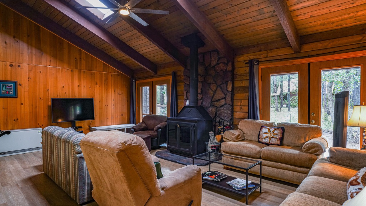 Photo of Livingroom in Pinetop