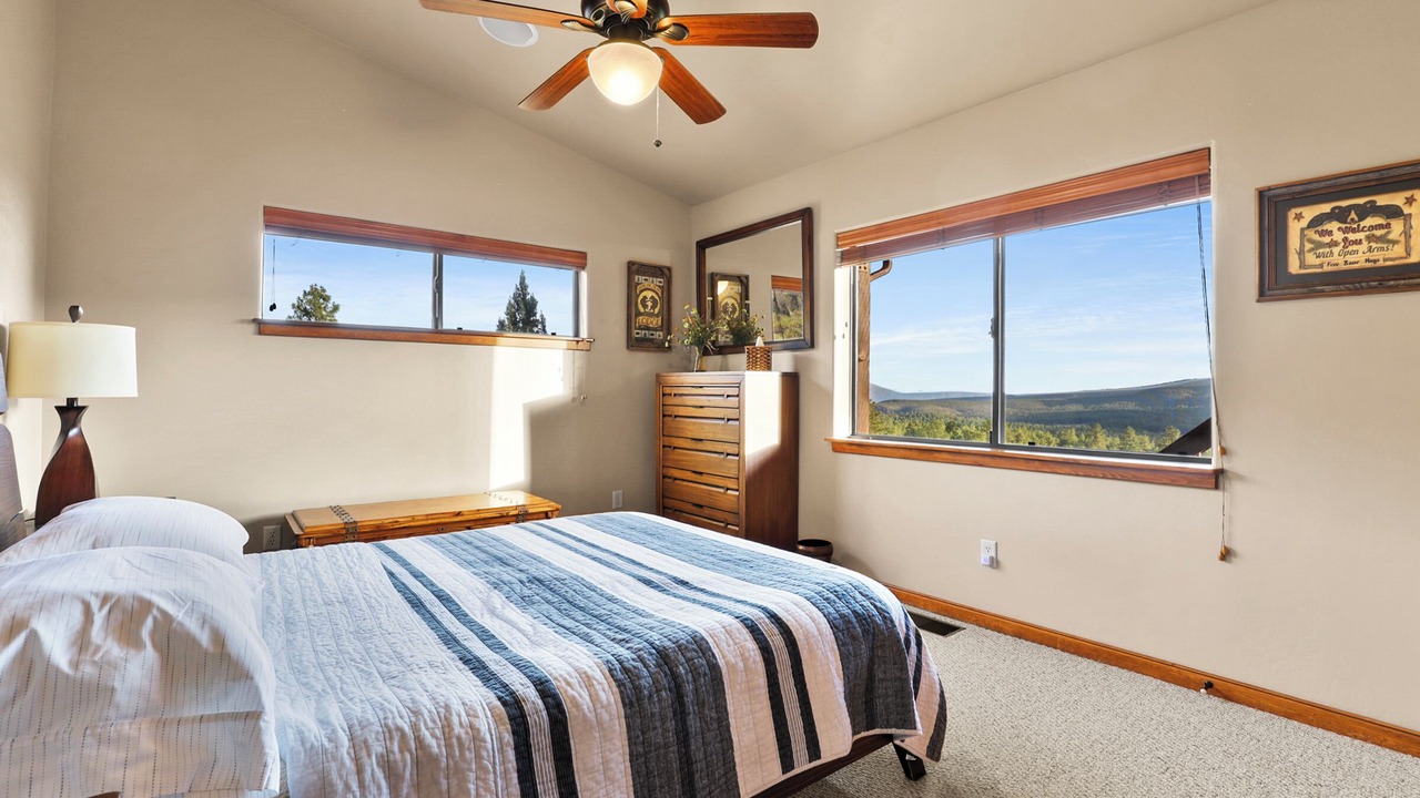 Photo of Bedroom in Pine