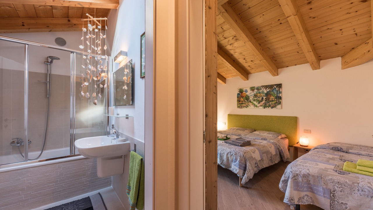 Photo of Bathroom in Calceranica al Lago