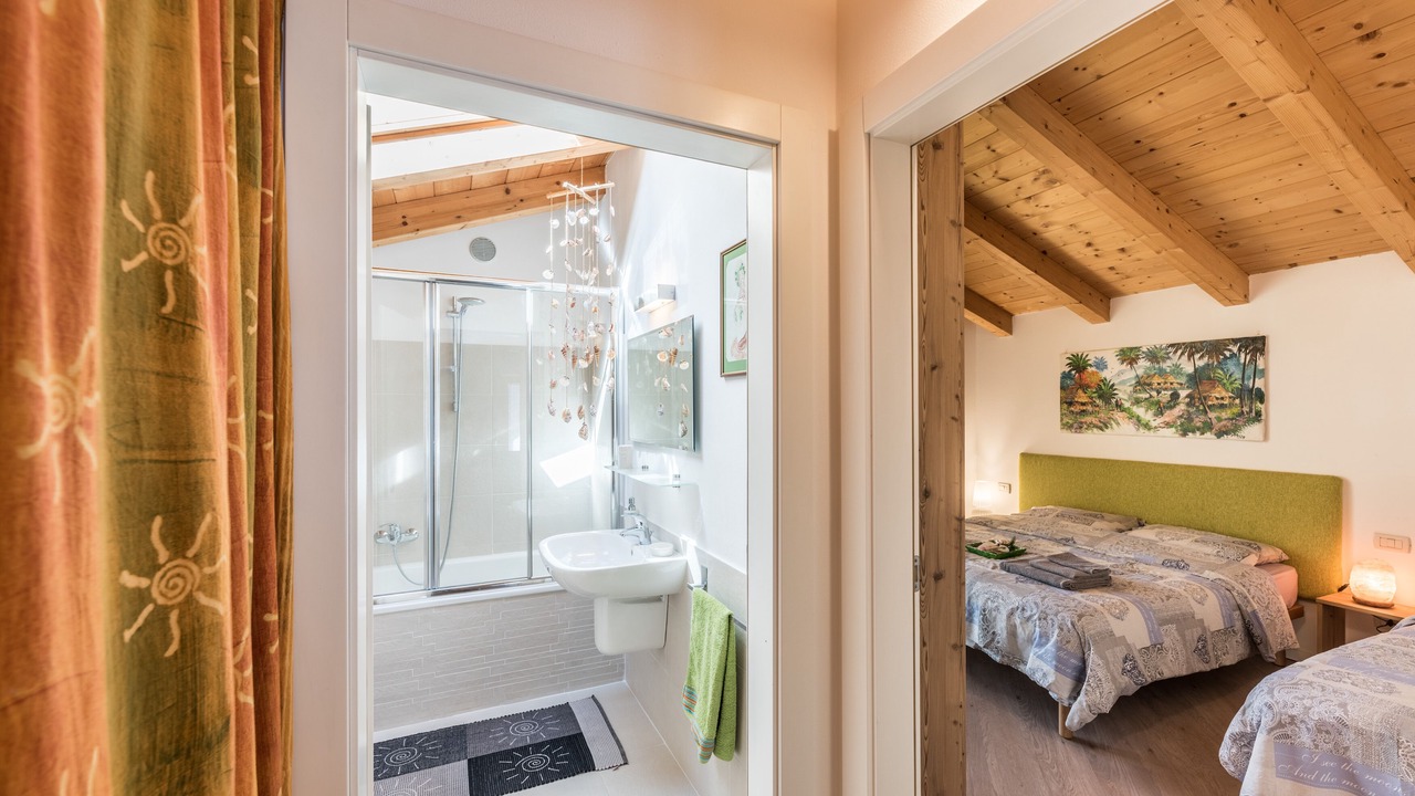 Photo of Bathroom in Calceranica al Lago