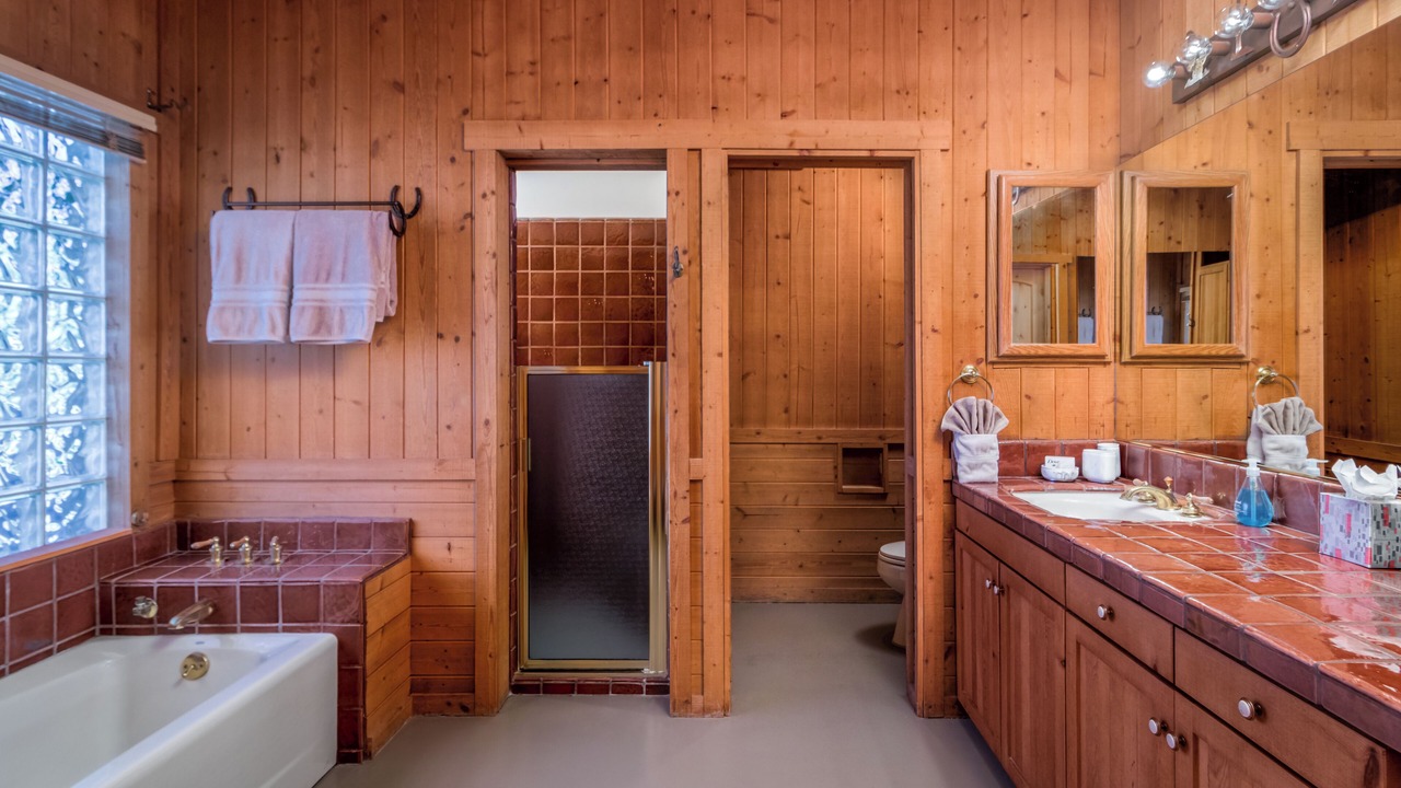 Photo of Bathroom in Pinnacle Peak