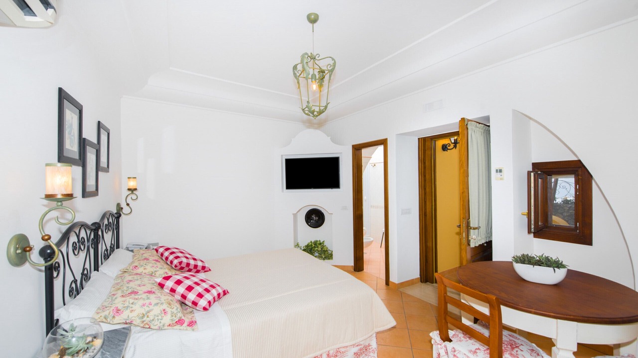 Photo of Bedroom in Path of the Gods