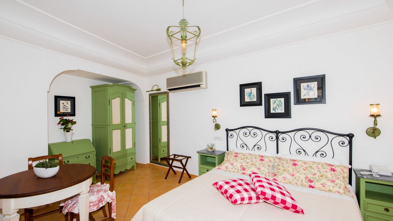 Photo of Bedroom in Path of the Gods