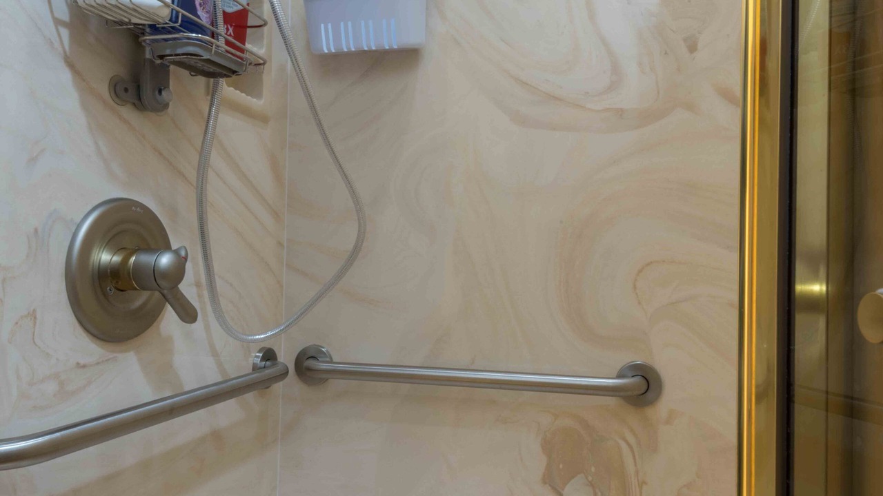 Photo of Bathroom in Pinnacle Peak