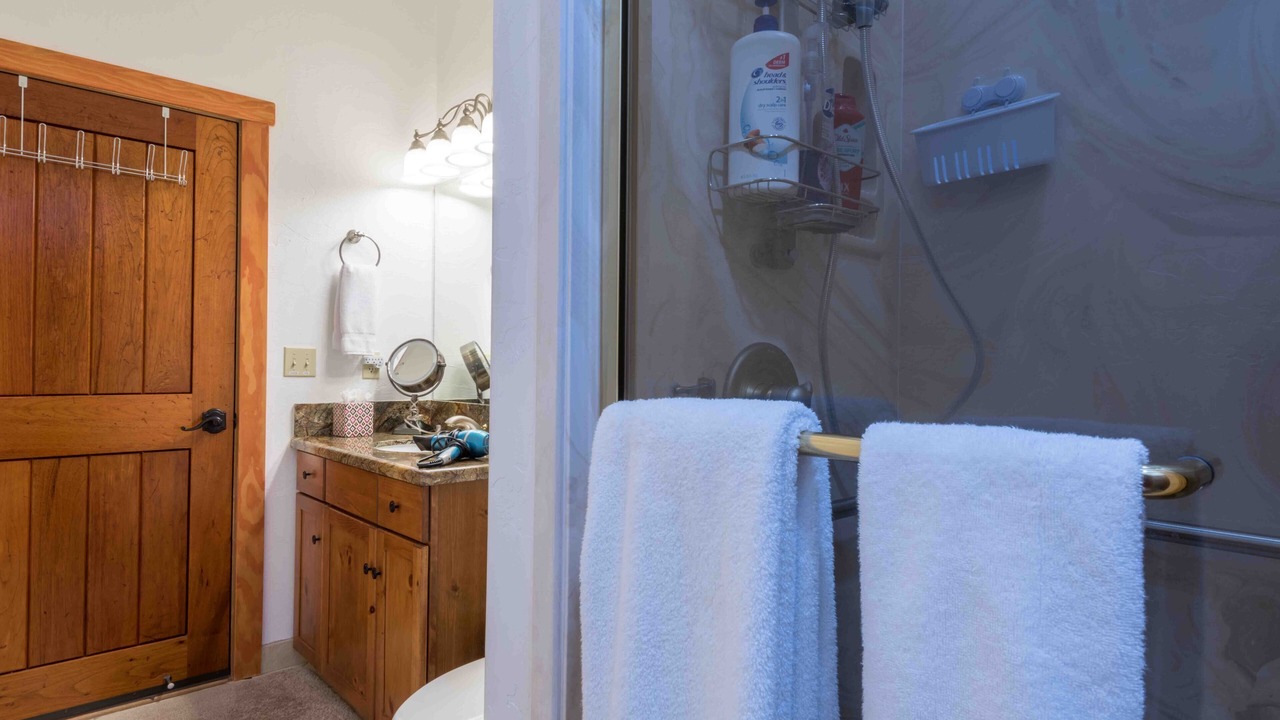 Photo of Bathroom in Pinnacle Peak