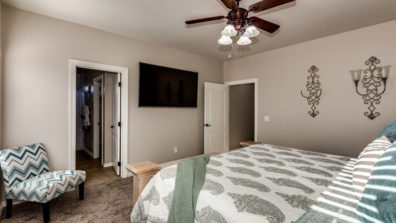 Photo of Bedroom in Golden Springs