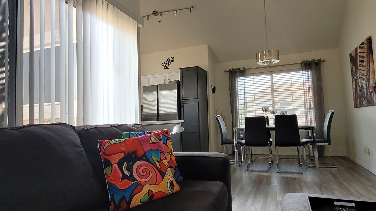 Photo of Livingroom in Val Vista Lakes