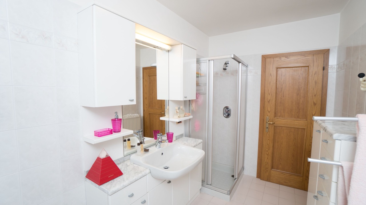 Photo of Bathroom in Lenzumo