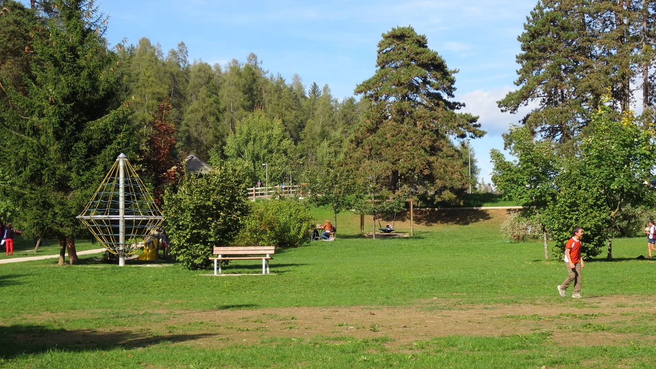 Photo of Others in Sfruz