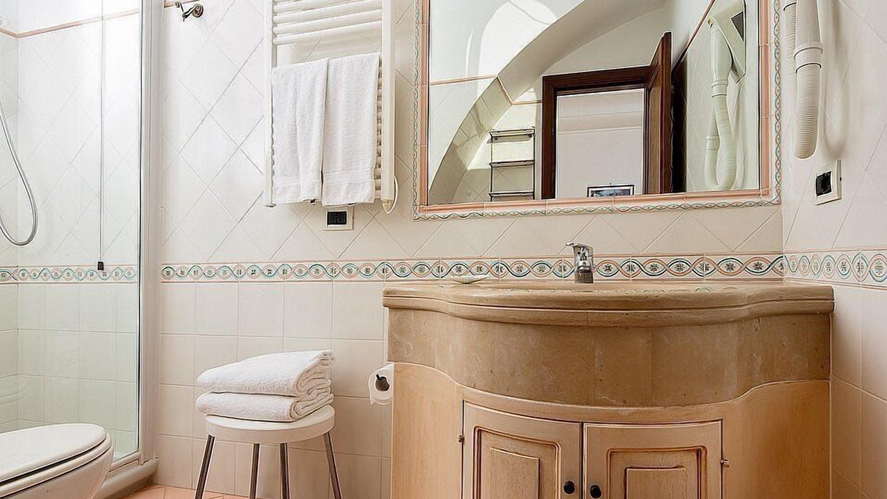 Photo of Bathroom in Path of the Gods