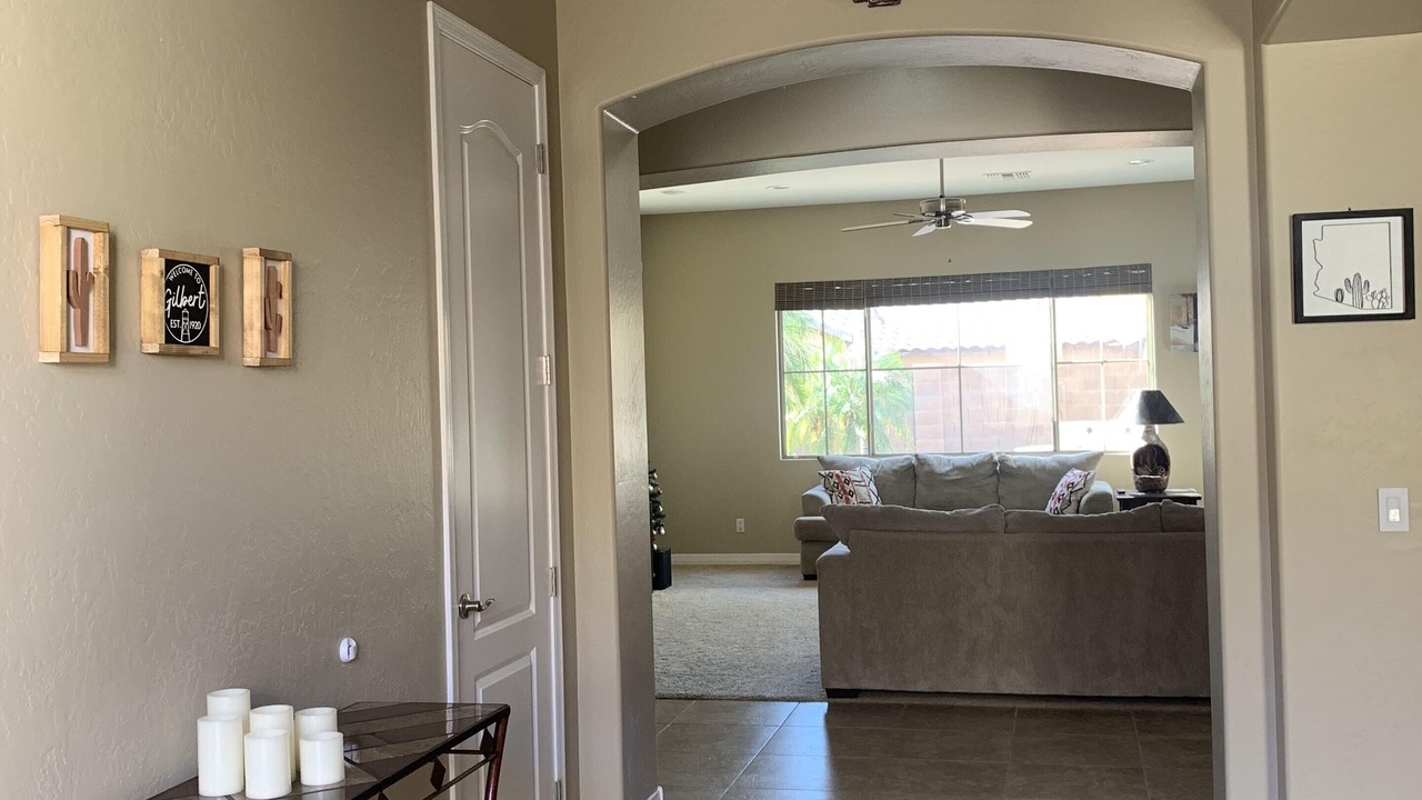 Photo of Livingroom in Shamrock Estates