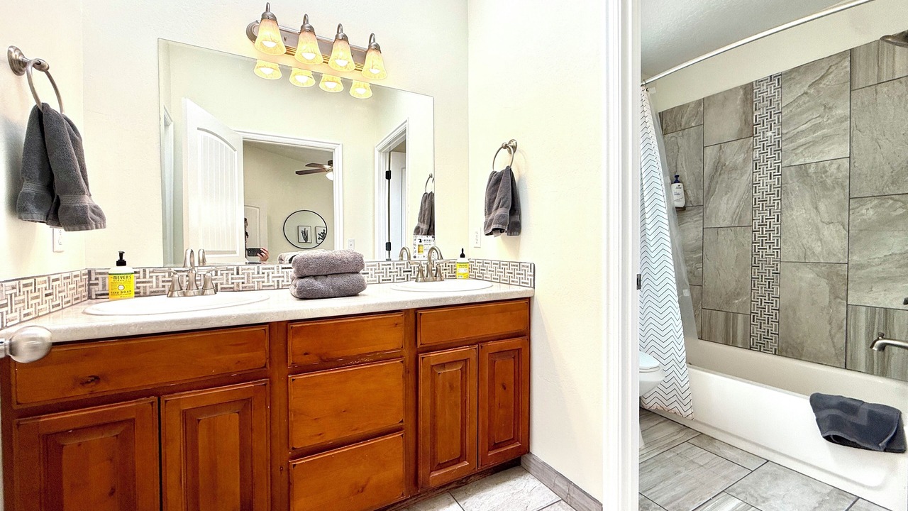 Photo of Bathroom in Page