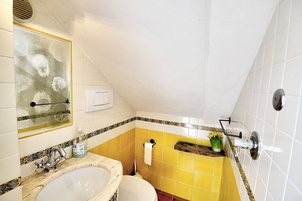 Photo of Bathroom in Path of the Gods