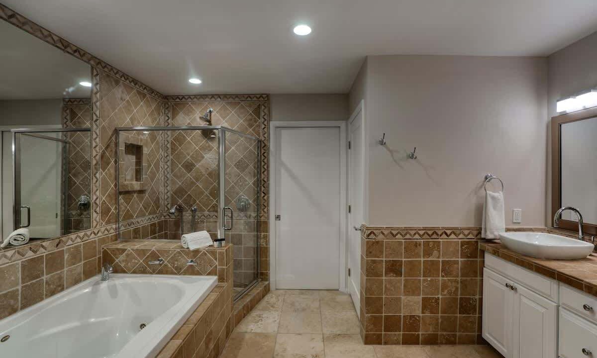 Photo of Bathroom in Paradise Heights