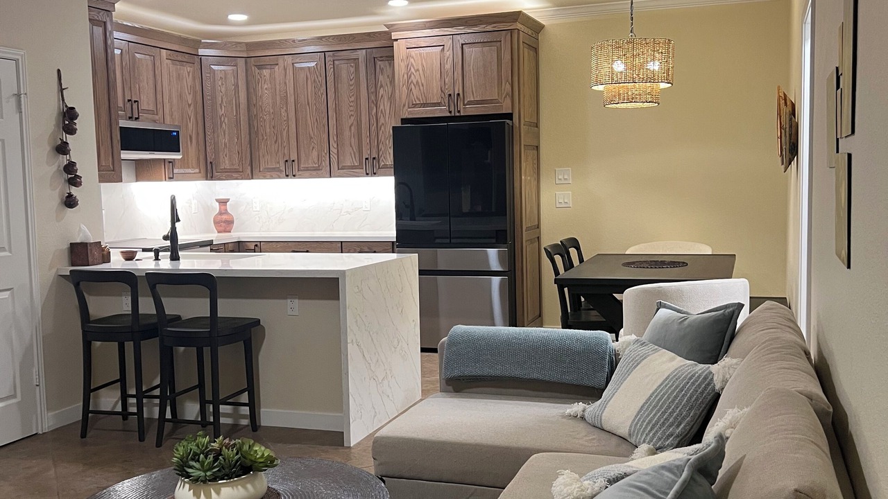 Photo of Livingroom in Paradise Valley Village
