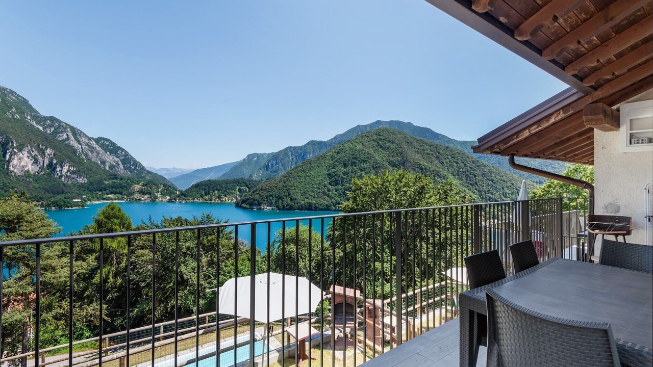 Photo of Patio Balcony in Val Maria-Pur