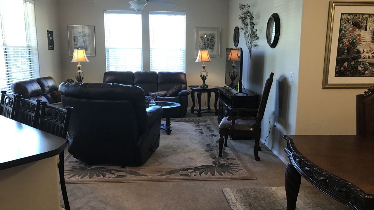 Photo of Livingroom in Surprise