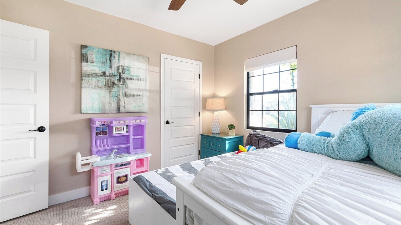 Photo of Bedroom in Pierson Place Historic District