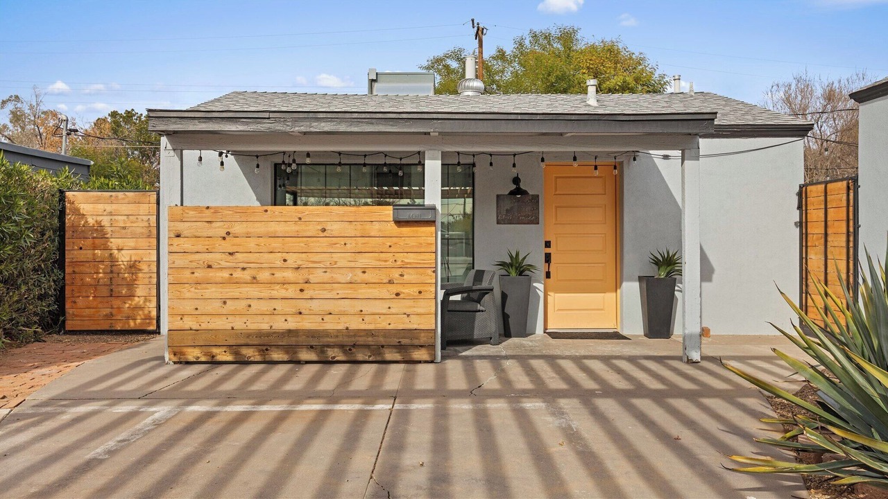 Photo of Outdoor in Pierson Place Historic District