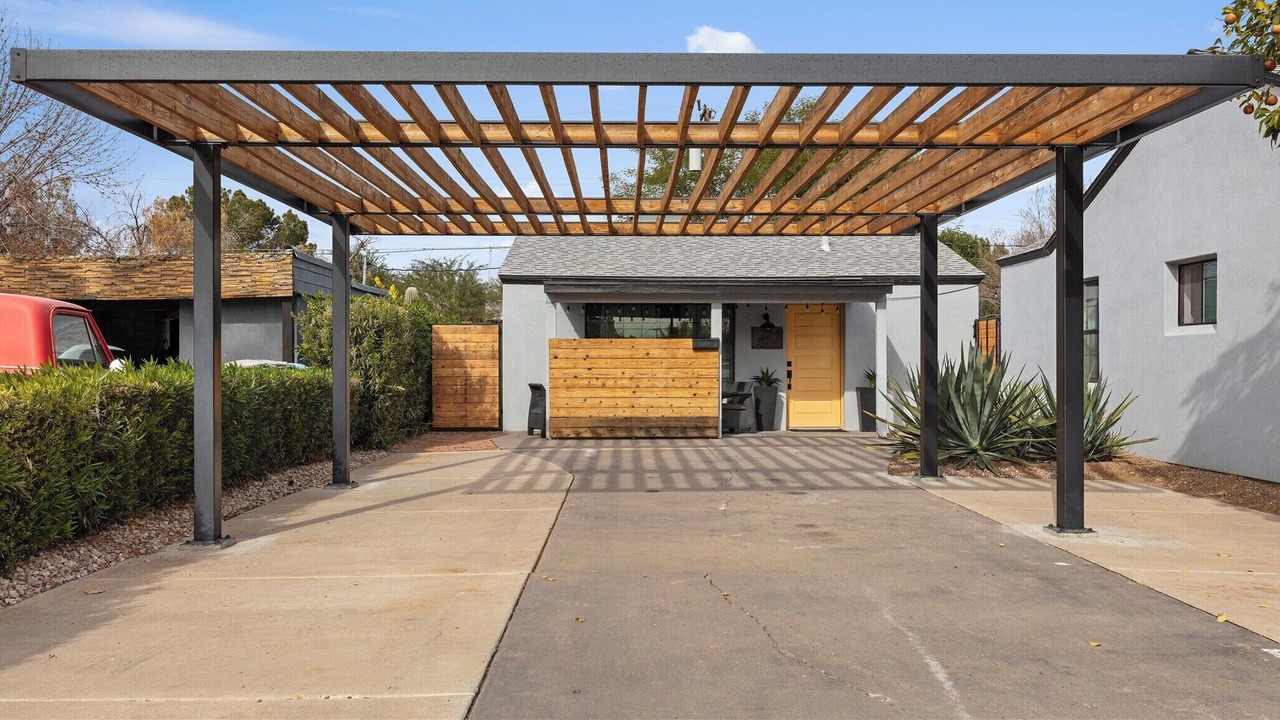 Photo of Outdoor in Pierson Place Historic District