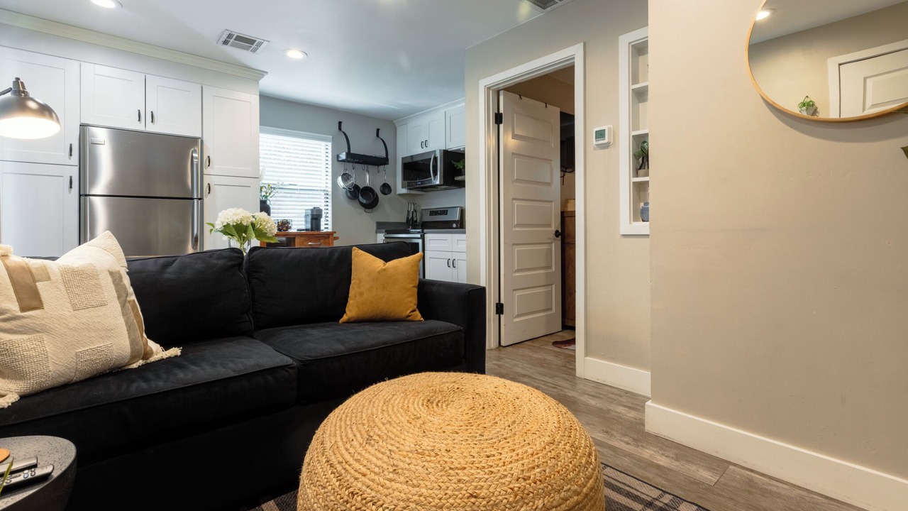 Photo of Livingroom in Pierson Place Historic District