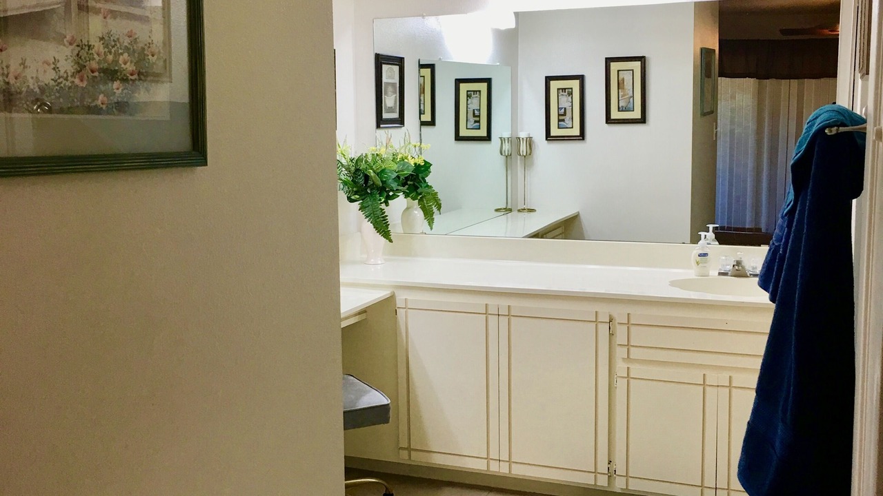 Photo of Bathroom in Fountain of the Sun