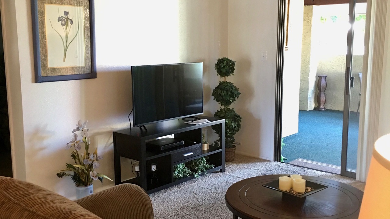 Photo of Livingroom in Fountain of the Sun