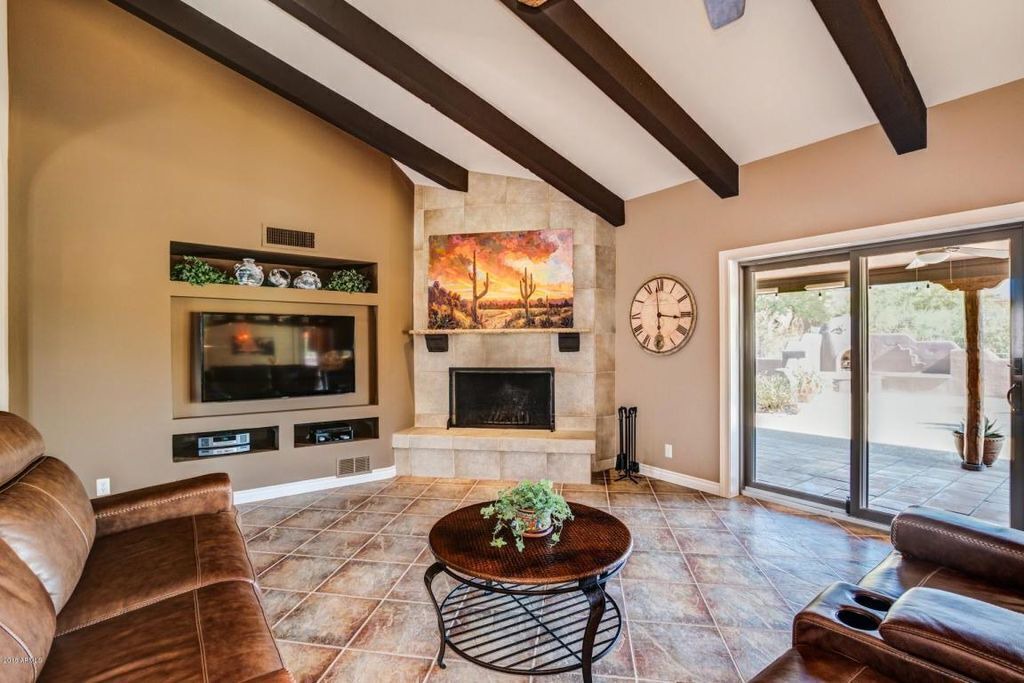 Photo of Livingroom in Pinnacle Peak Shadows